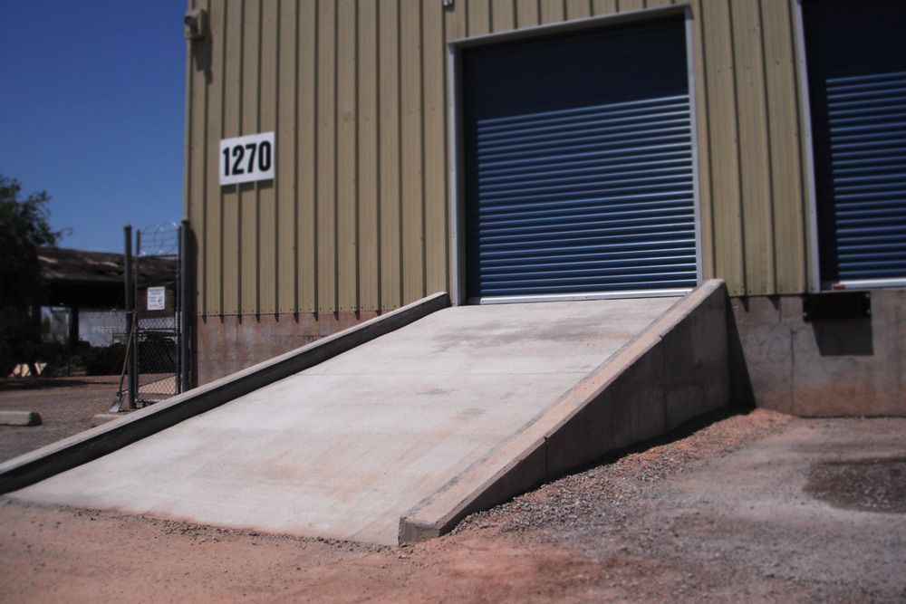 truck-loading-ramp-wall-77
