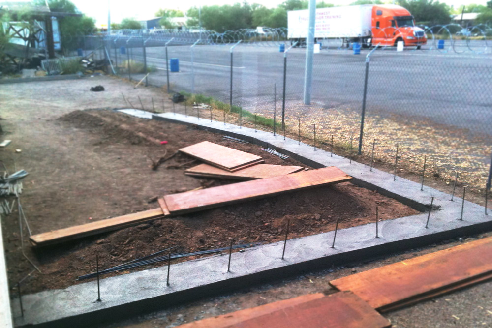 truck-loading-ramp-wall-79