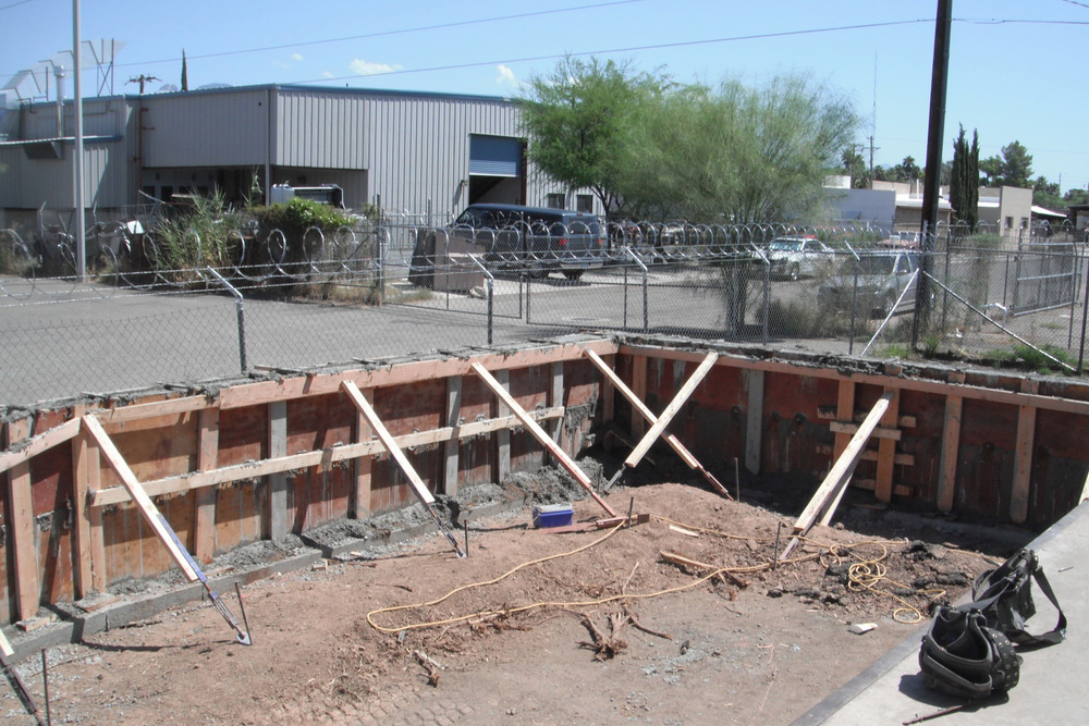 truck-loading-ramp-wall-85